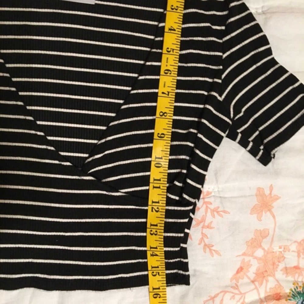 ❌ SOLD ❌ pacsun • nollie • striped crop top • - Picture 4 of 5